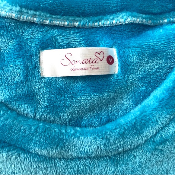 Warm and Cozy Womens Pullover Sweater and Pant Pajama Set Size Medium - Picture 3 of 9